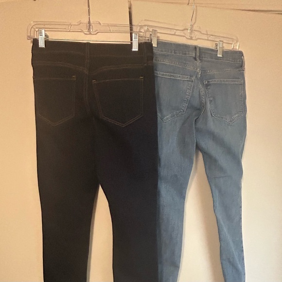 2 pairs of Women’s mid rise rockstar super skinny jeans size 2 never worn. - Picture 4 of 4